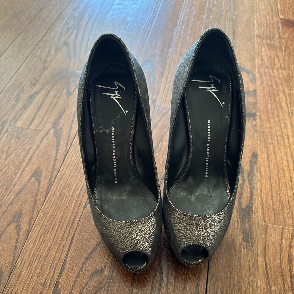 Giuseppe Zanotti Textured Silver Peep Toe Heels